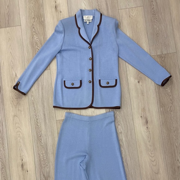 St. John wool blend pant suit - Picture 1 of 4